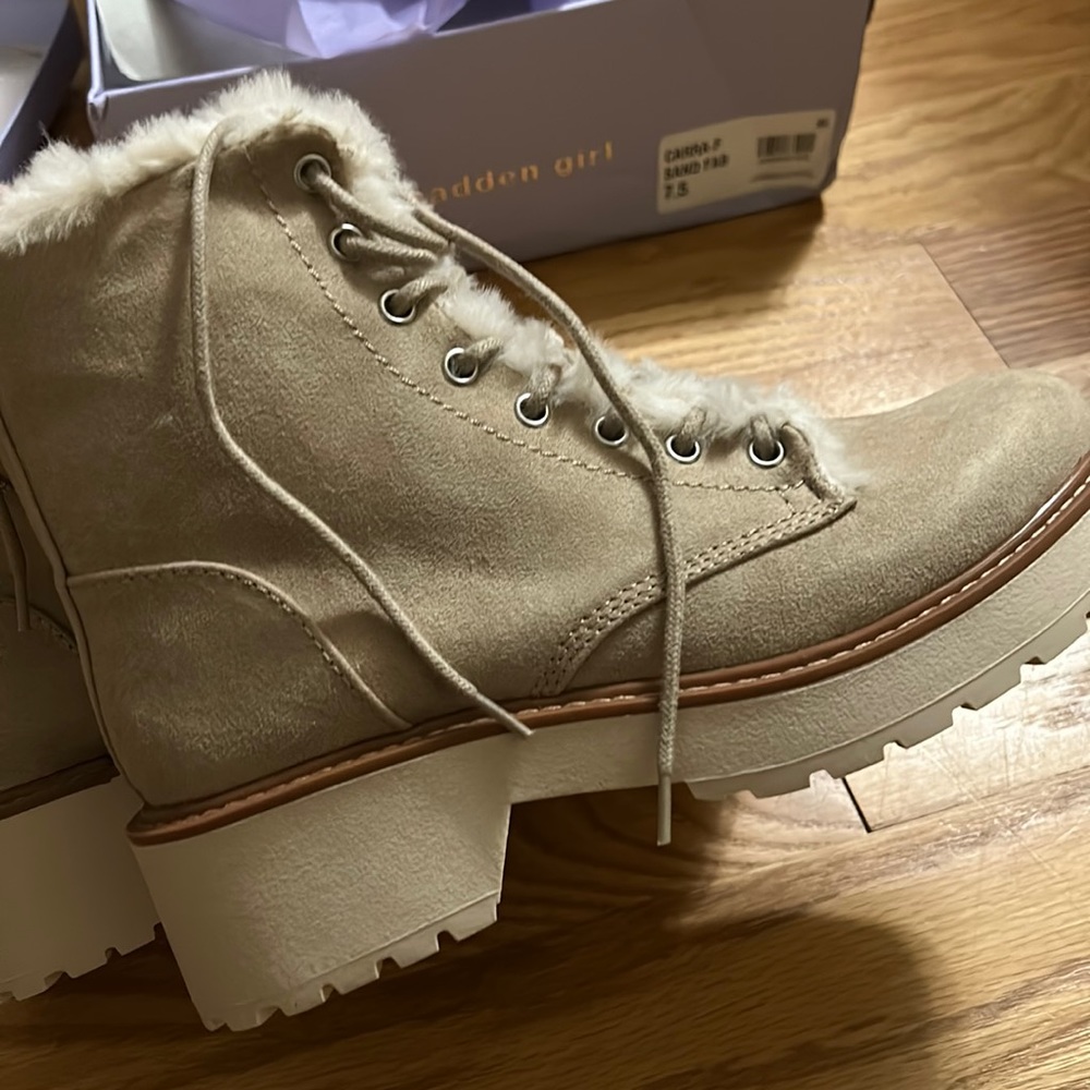 New unworn Madden Girl Carra boot